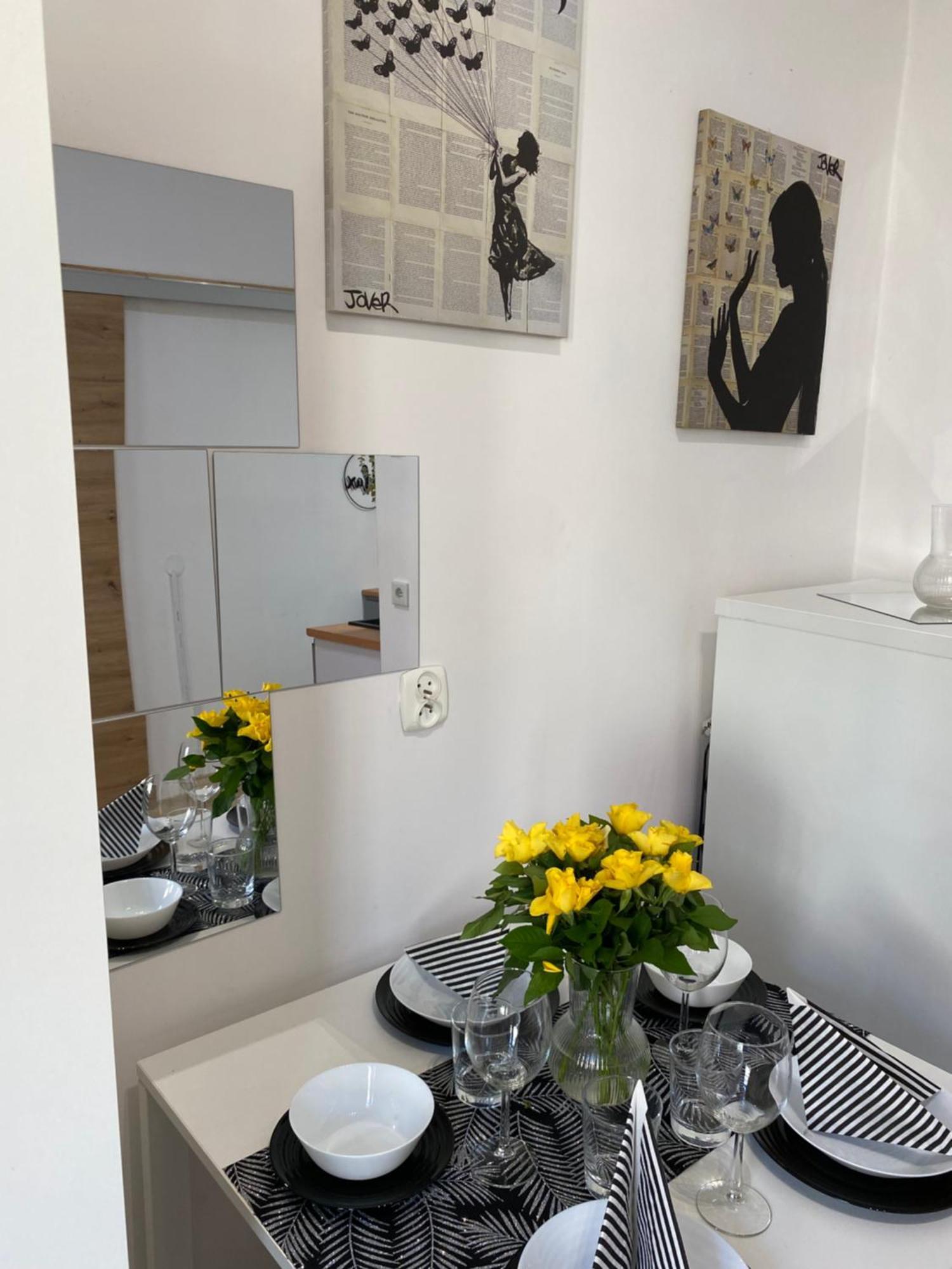 Sparrow Apartment In Kazimierz Krakow Exterior photo